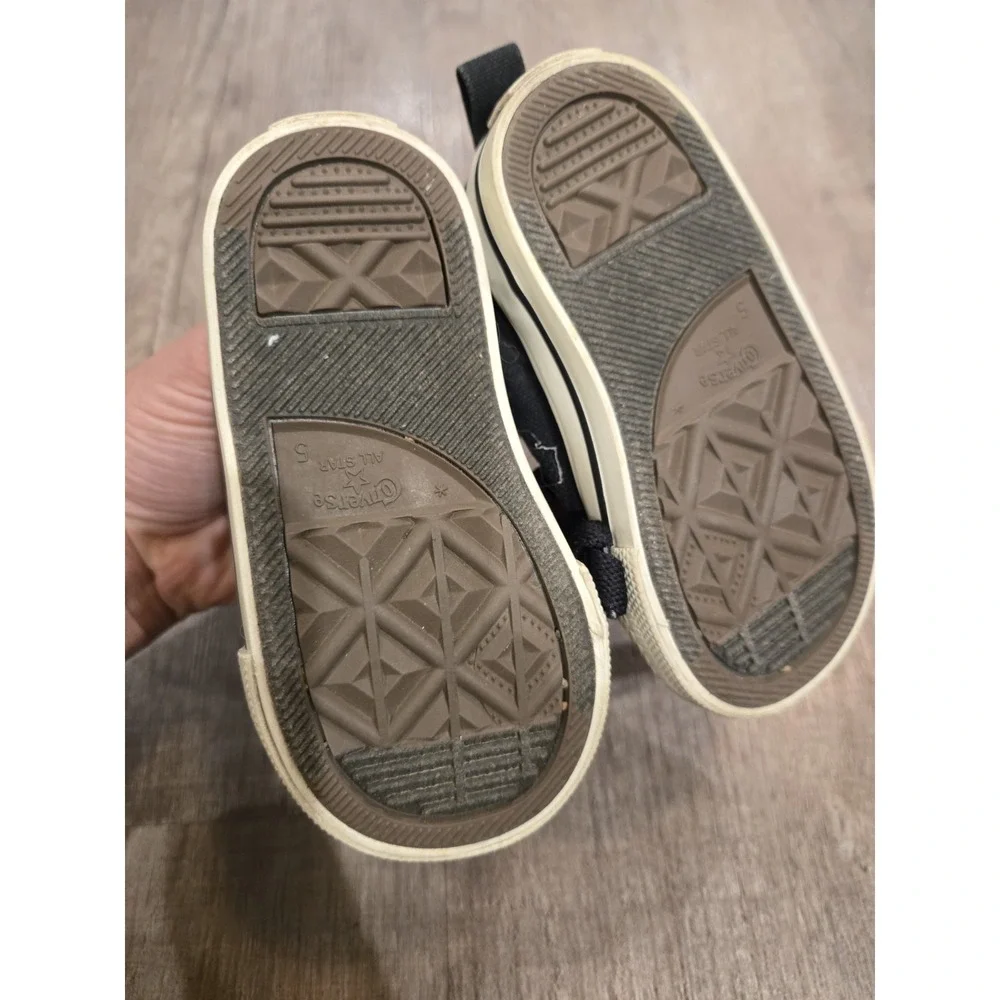 Converse All Star Sneakers, Classic Black & White, Padded Ankles Toddler Sz 5,